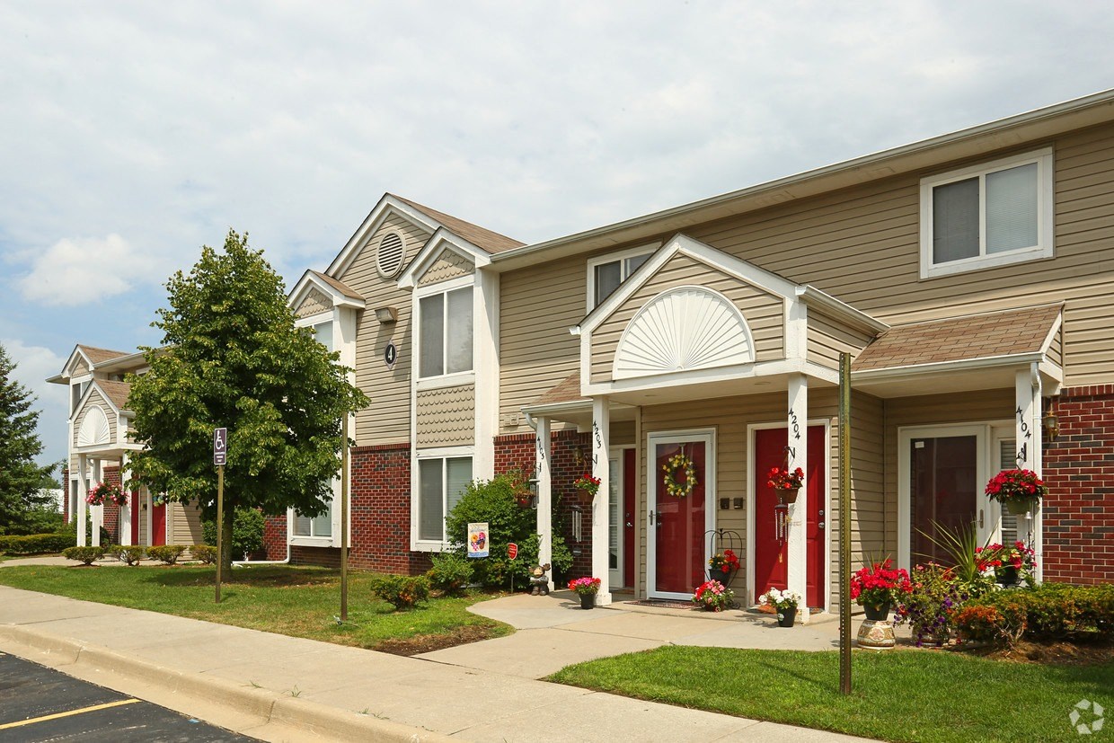 Blackberry Creek Village Apartments Apartments in Burton MI